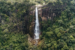 Diyaluma Falls